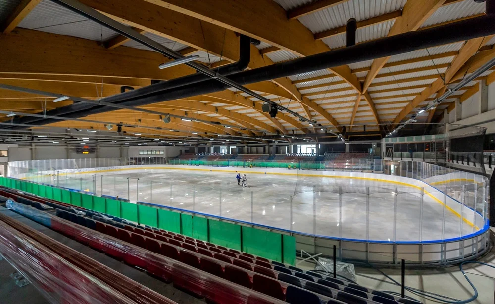 Zobacz jak prezentuje się nowe lodowisko. Trwają ostatnie prace budowlane