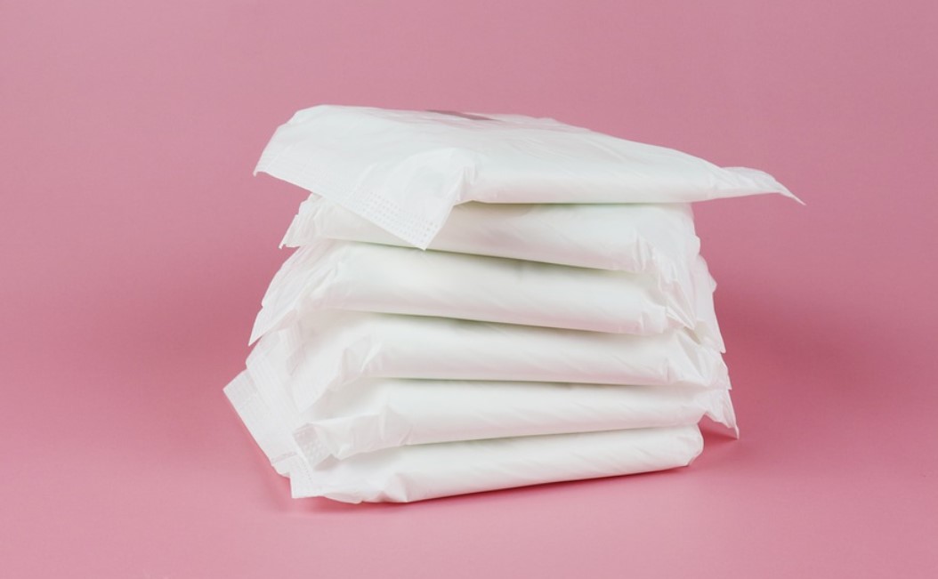 Środki higieniczne dla kobiet za darmo? Radny walczy z ubóstwem menstruacyjnym