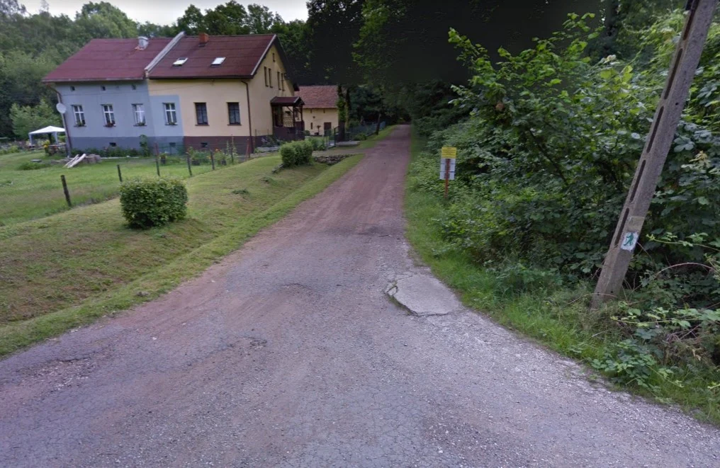 Mieszkańcy Myśliwskiej wnoszą o pilny remont nawierzchni drogi. Co na to władze Mikołowa?