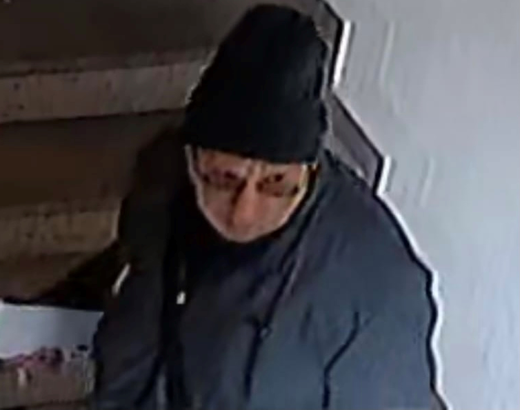 Okradł seniora podając się za pracownika administracji