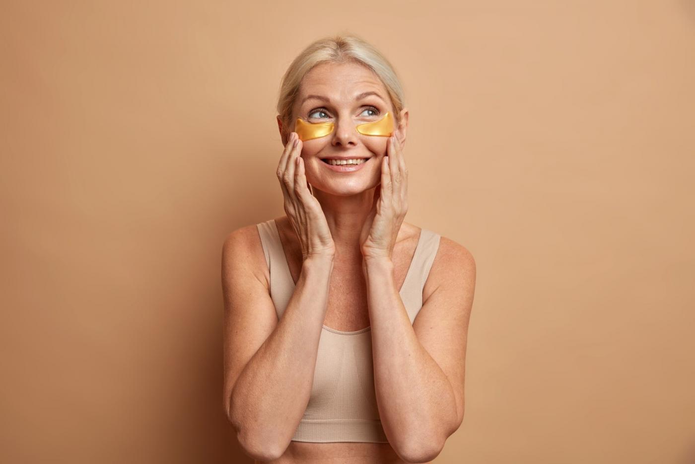 Problem z cieniami i obrzękami wokół oczu? Sprawdź najlepsze kosmetyki