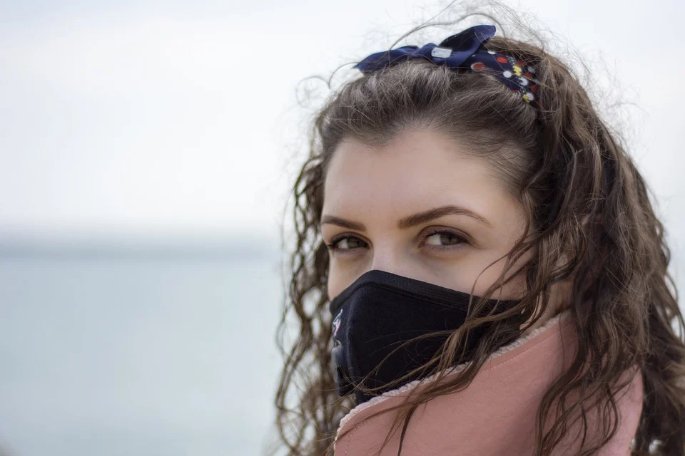 COVID-19 z czasem może stać się sezonową niedogodnością