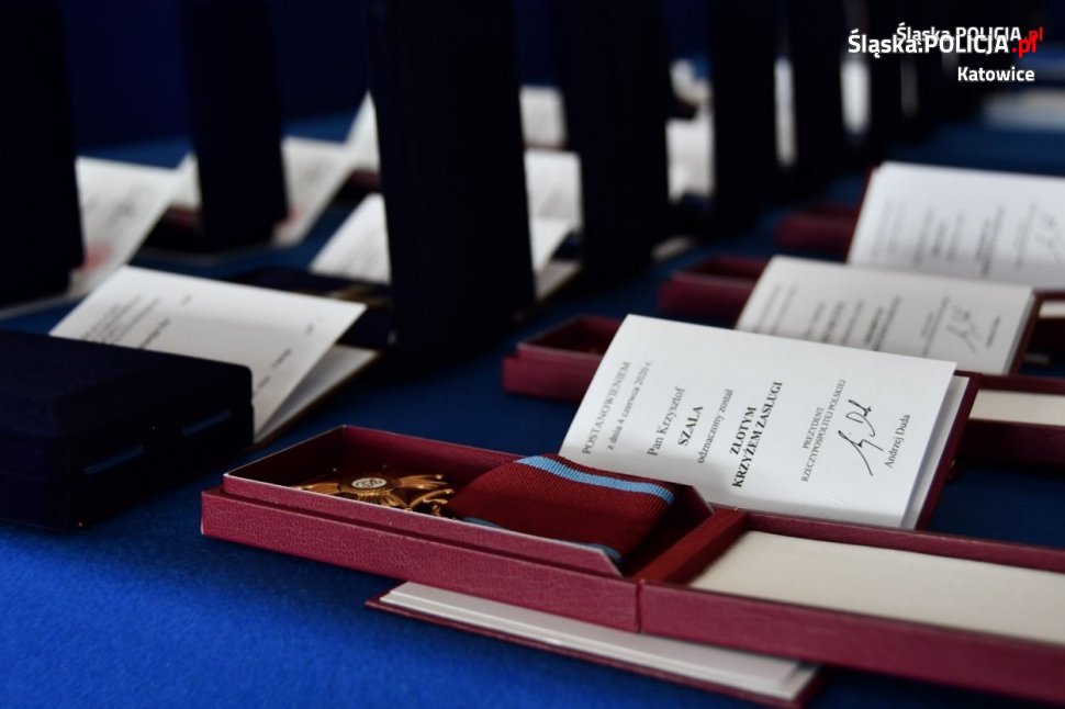 Uroczystość wręczenia medali i wyróżnień w katowickiej Komendzie Wojewódzkiej