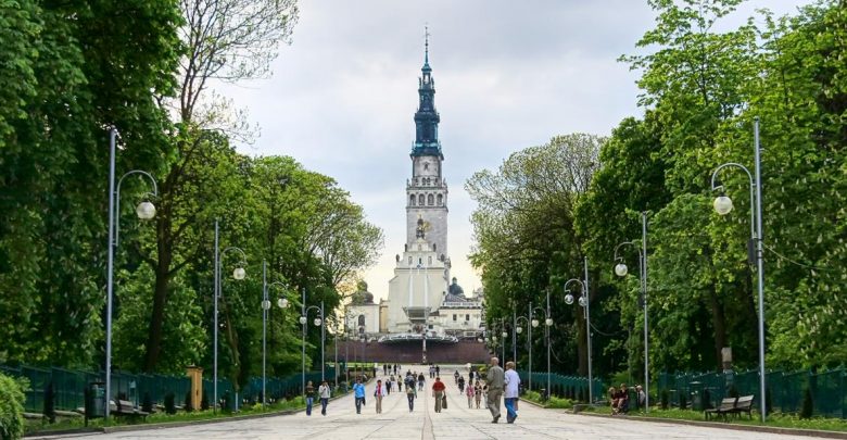 Pielgrzymki podczas stanu epidemii COVID-19 w Polsce. Są wytyczne