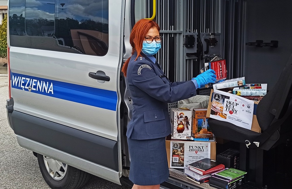 Zakład Karny w Zabrzu wspiera niepełnosprawnych. Zebrano setki książek na cel charytatywny