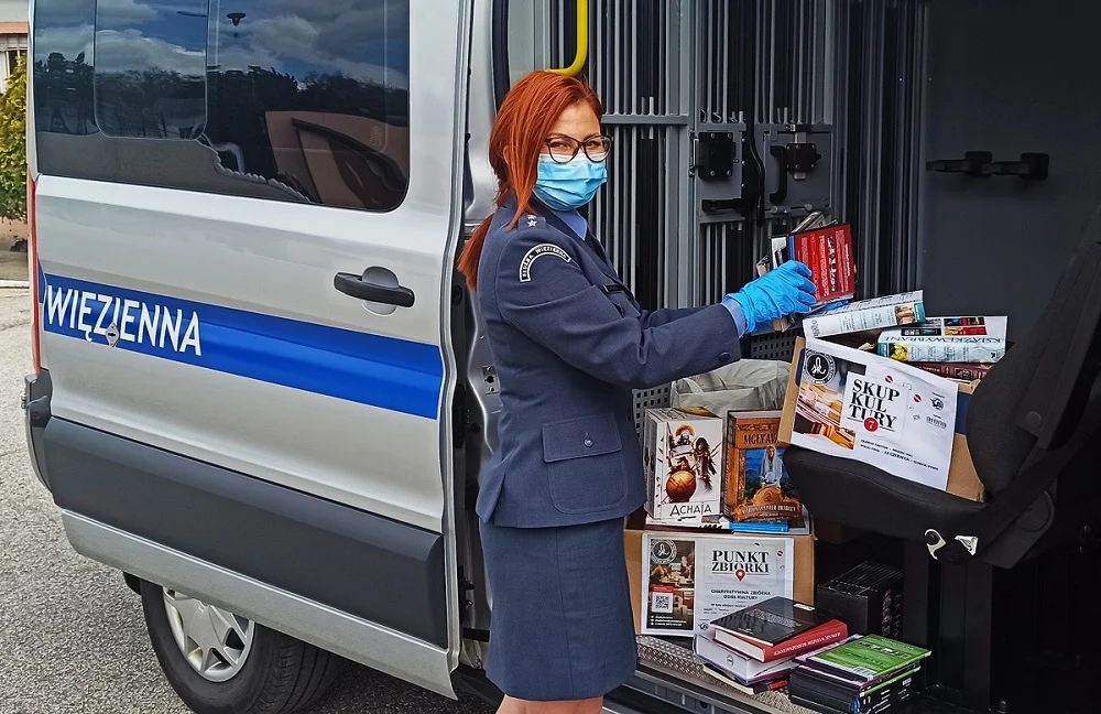 Zakład Karny w Zabrzu wspiera niepełnosprawnych. Zebrano setki książek na cel charytatywny