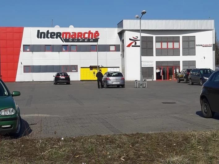 Intermarché czynne przez 7 dni w tygodniu, bo... jest placówką pocztową!
