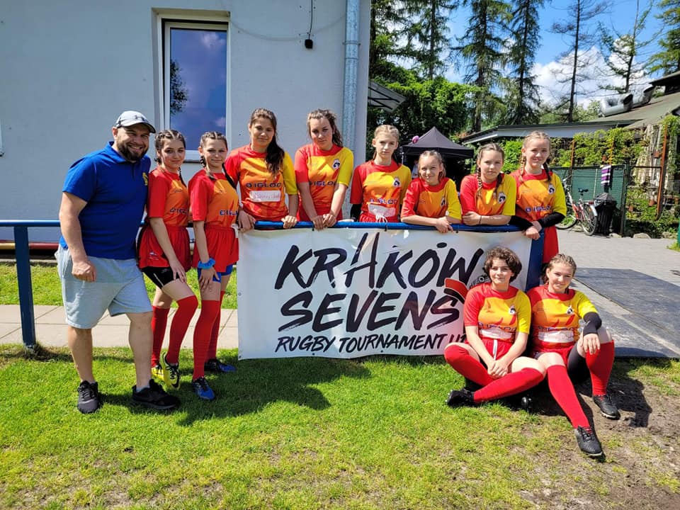 Gryfy i młode Diablice na plusie 3