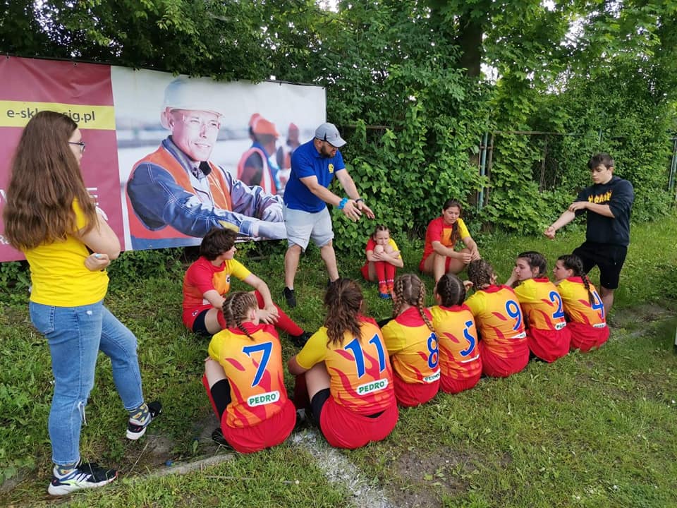 Gryfy i młode Diablice na plusie 4