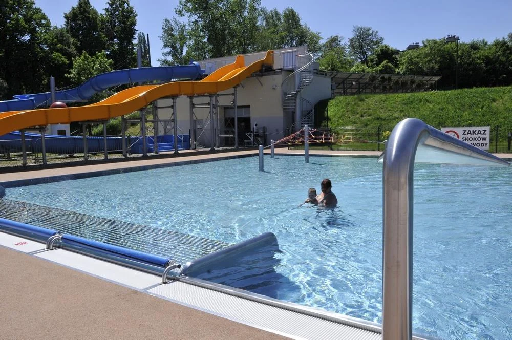 Basen letni w Nowym Bytomiu 5