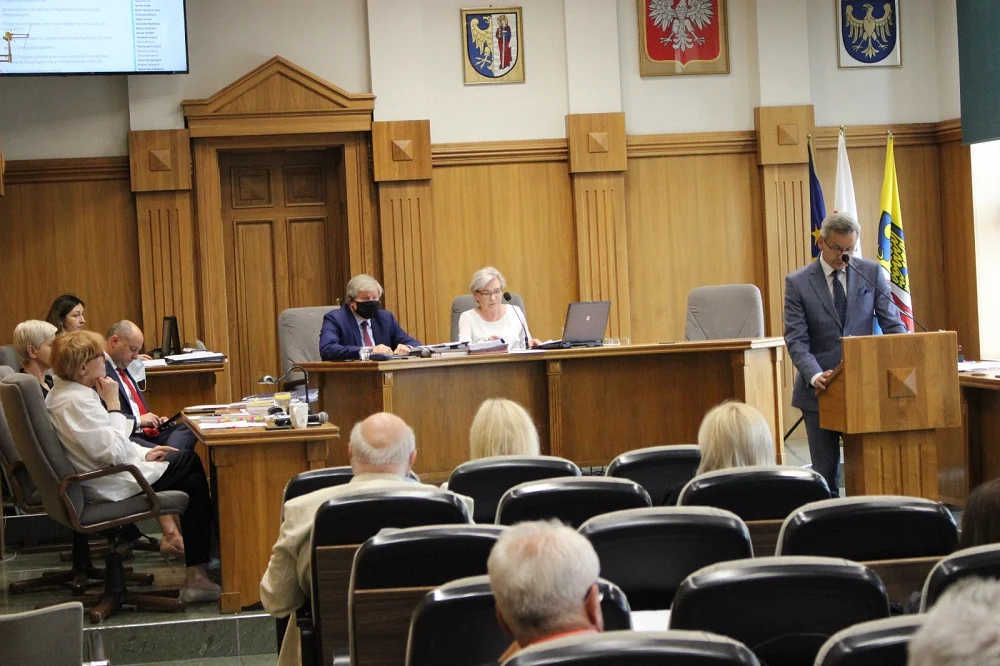 Prezydent Grażyna Dziedzic z absolutorium za 2020, ale bez wotum zaufania