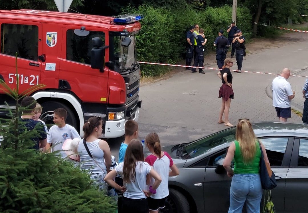 Bomba w jednym z garaży w Halembie?