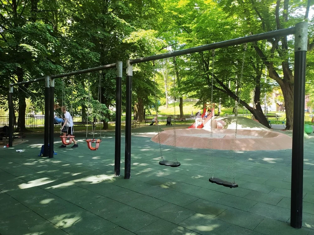 Bezpieczniej na placu zabaw w Parku Miejskim