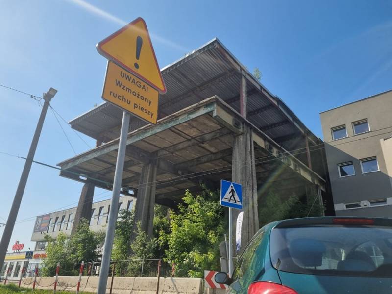 "Szkieletor" do częściowej rozbiórki