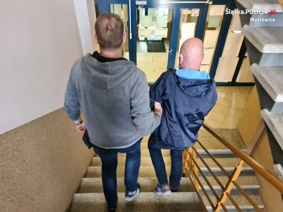 Dzielnicowy rozpoznał i zatrzymał fałszywego policjanta