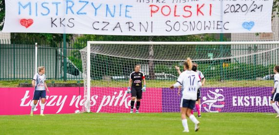 Czarne wróciły na mistrzowski tron