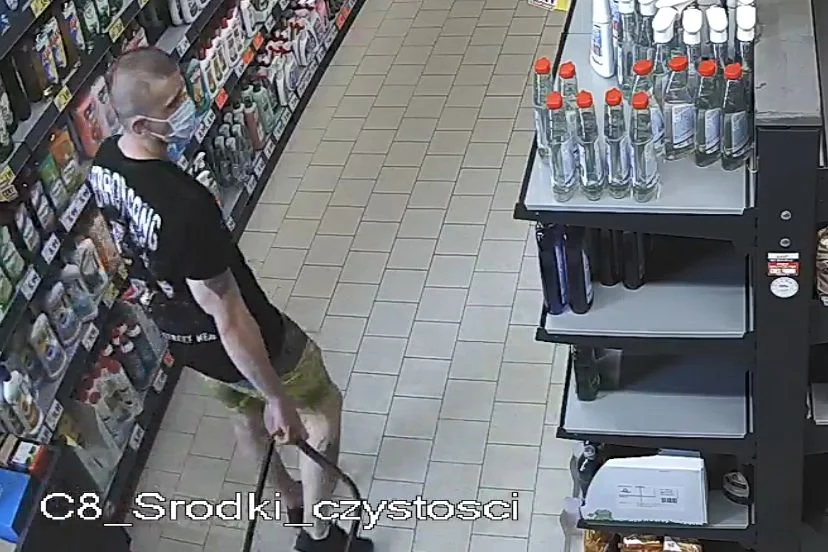 Usiłował ukraść towar za prawie 2 tysiące. Rozpoznajesz go?