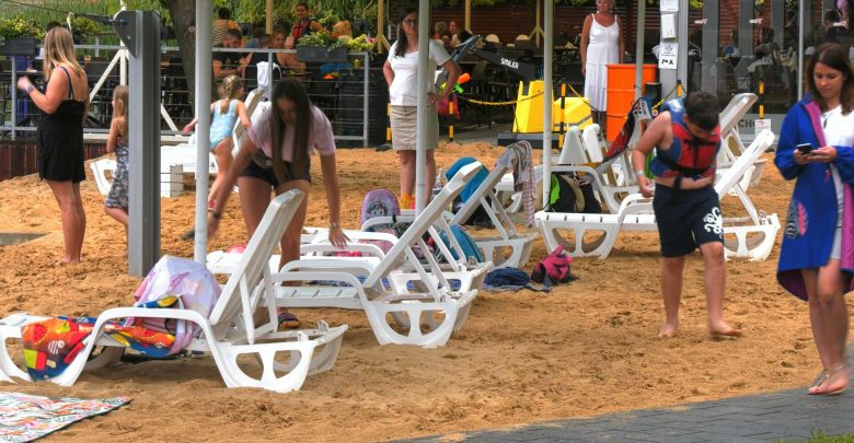 W Sosnowcu już jak na Krecie albo Rodos. Na Stawikach za plażę i leżak trzeba zapłacić