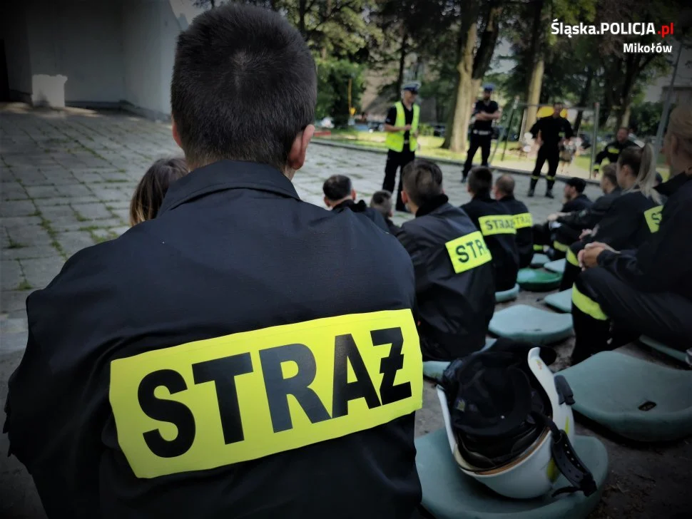 Mundurowi z drogówki szkolili kandydatów do Ochotniczych Straży Pożarnych