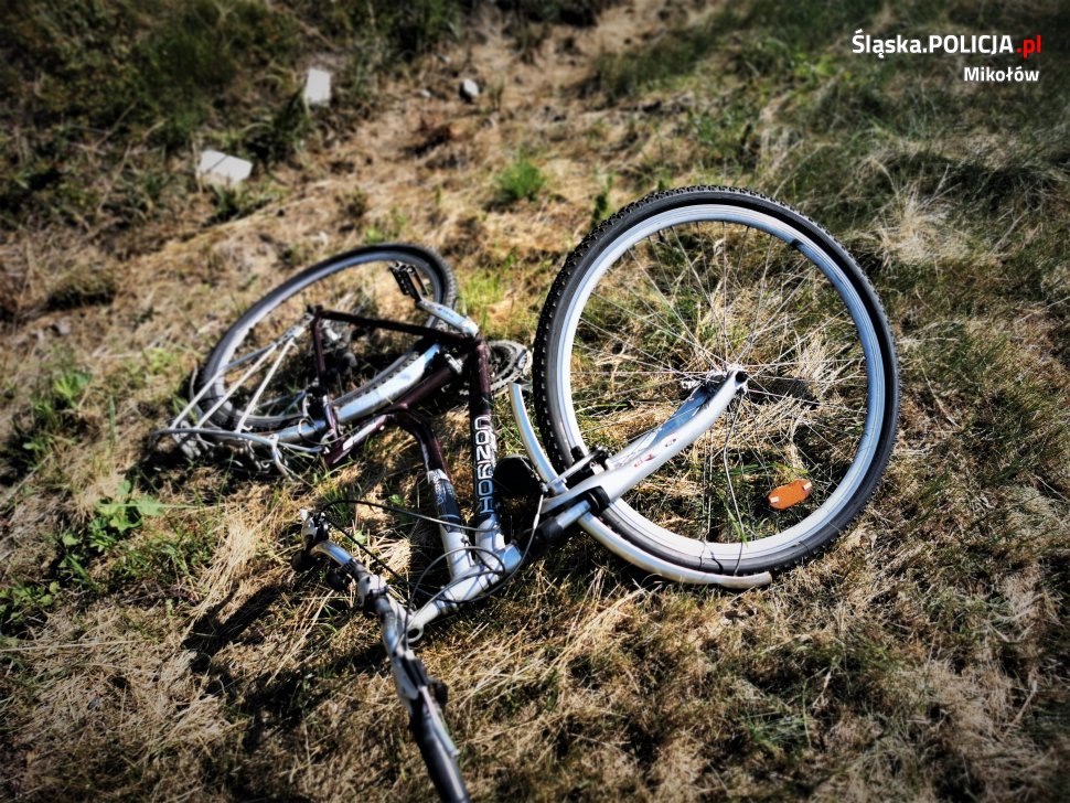 Tragedia na przejeździe kolejowym w Orzeszu. Pociąg śmiertelnie potrącił rowerzystkę