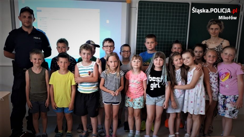 Przedwakacyjne spotkania dzielnicowych z dziećmi