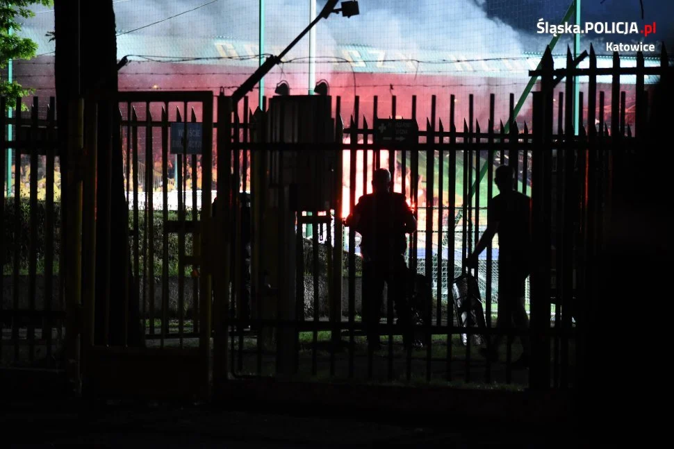 Katowice: Trzy osoby zatrzymane podczas meczu piłki nożnej