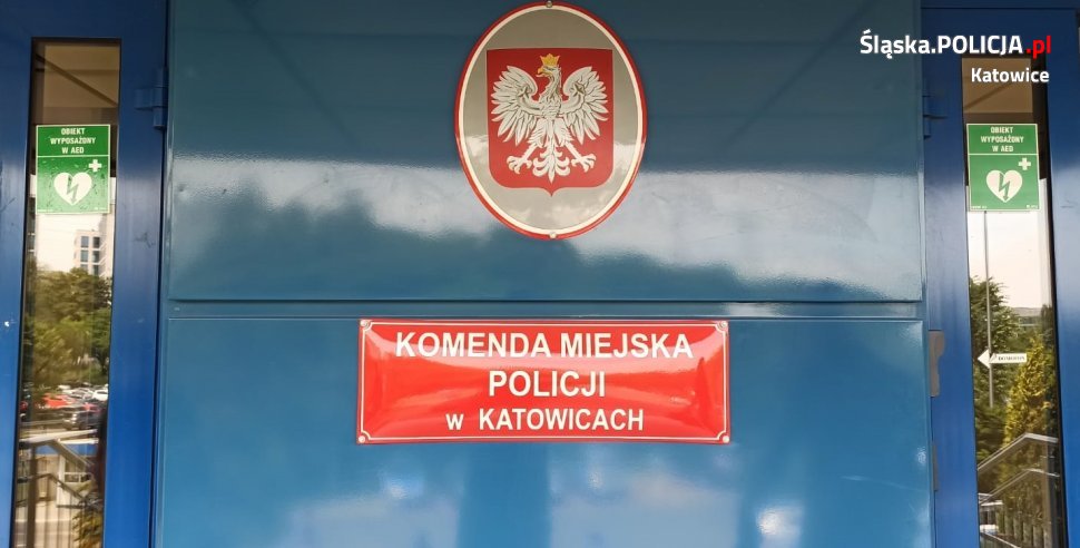 Automatyczny Defibrylator Zewnętrzny (AED) w katowickiej komendzie