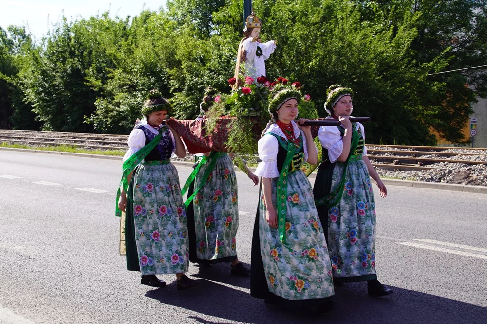 Świętochłowice: Tradycyjna procesja Bożego Ciała przeszła ulicami Lipin [ZDJĘCIA]