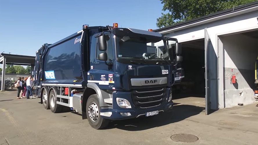 Nowa dwukomorowa śmieciarka wyruszy w trasę po Chorzowie