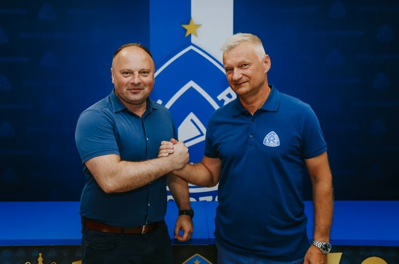 Ruch Chorzów ma nowego trenera. To Jarosław Skrobacz