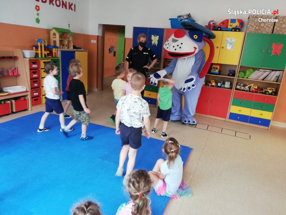 O bezpieczeństwie najmłodszych z policyjną maskotką