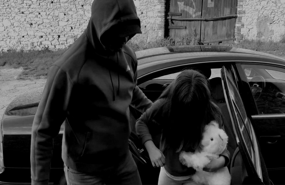 Czy Wasze dziecko wie jak powinno zachowywać się, aby nie doszło porwania? Zobacz film