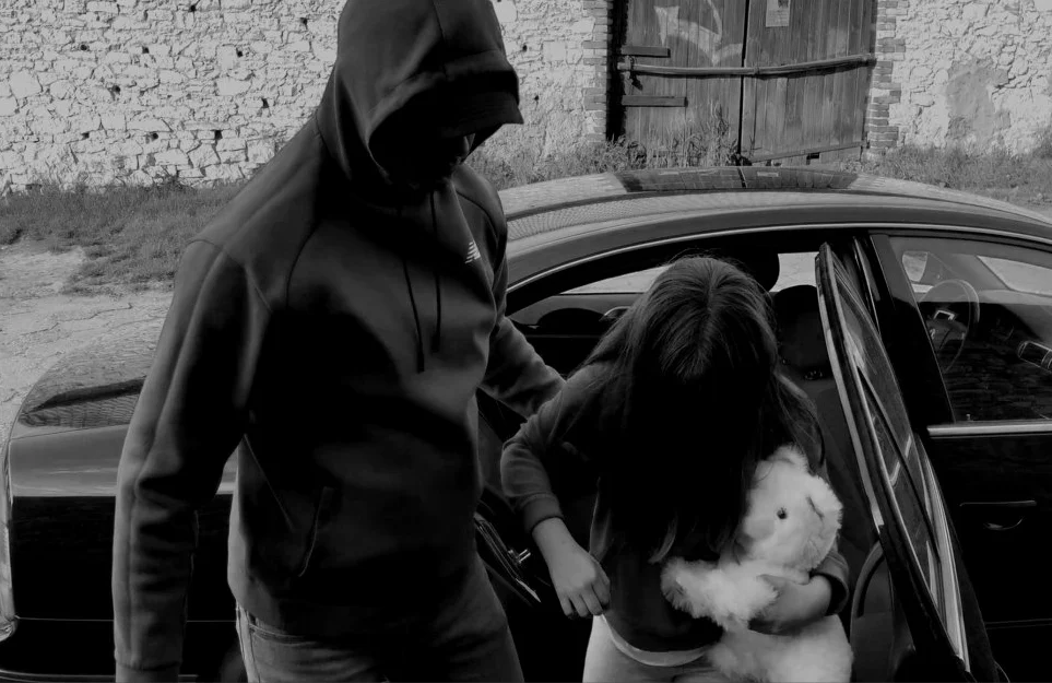 Czy Wasze dziecko wie jak powinno zachowywać się, aby nie doszło porwania? Zobacz film