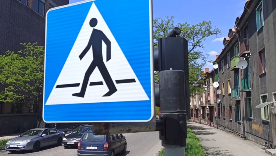 Schowaj telefon, obserwuj otoczenie - filmik zabrzańskiej Policji