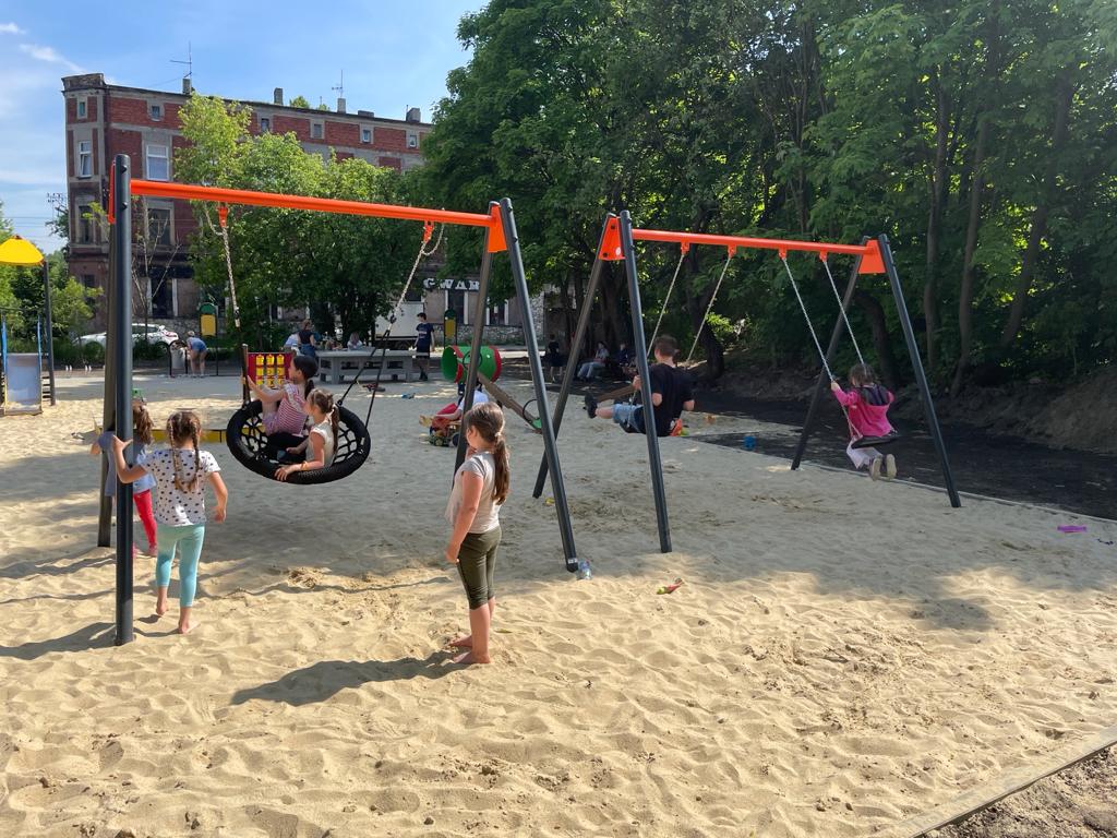 Nowy plac zabaw w Zaborzu Południe