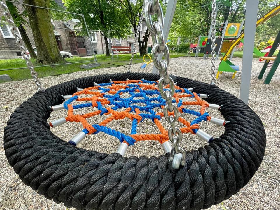 Nowy plac zabaw w Rokitnicy