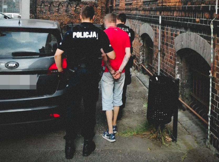 Recydywista trafili do aresztu za kradzież rozbójniczą!