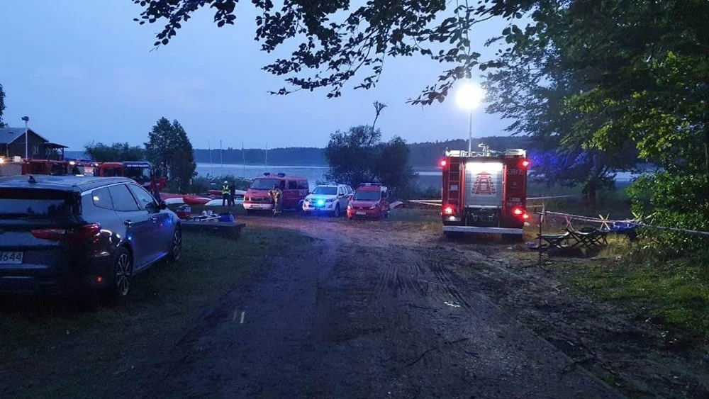 Harcerze ewakuowani z bazy żeglarskiej 3