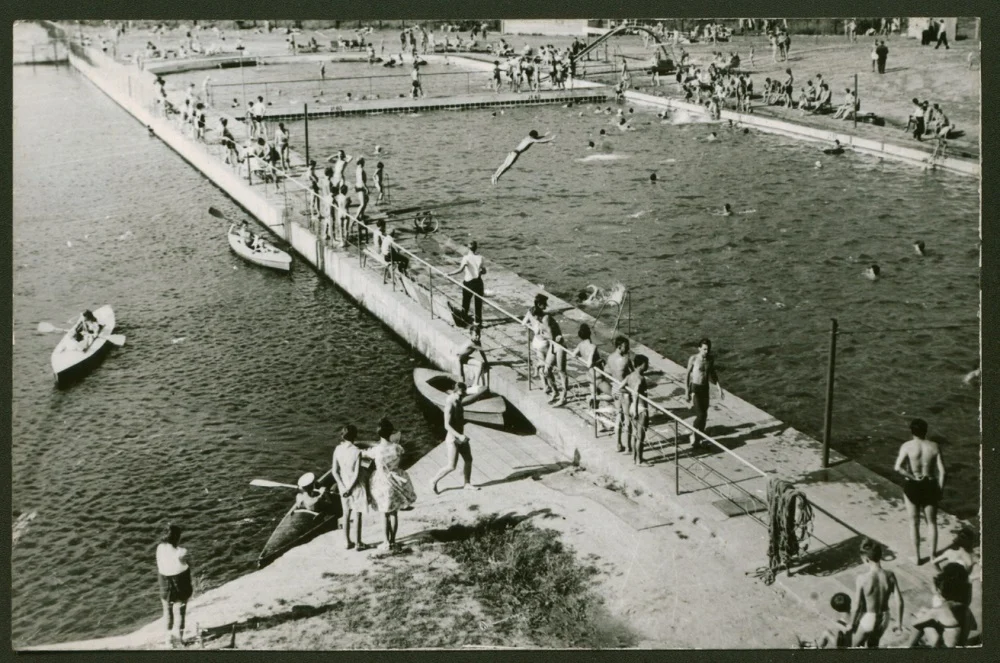 Kiedyś w niemal każdej dzielnicy działał basen letni. Pamiętacie je jeszcze?