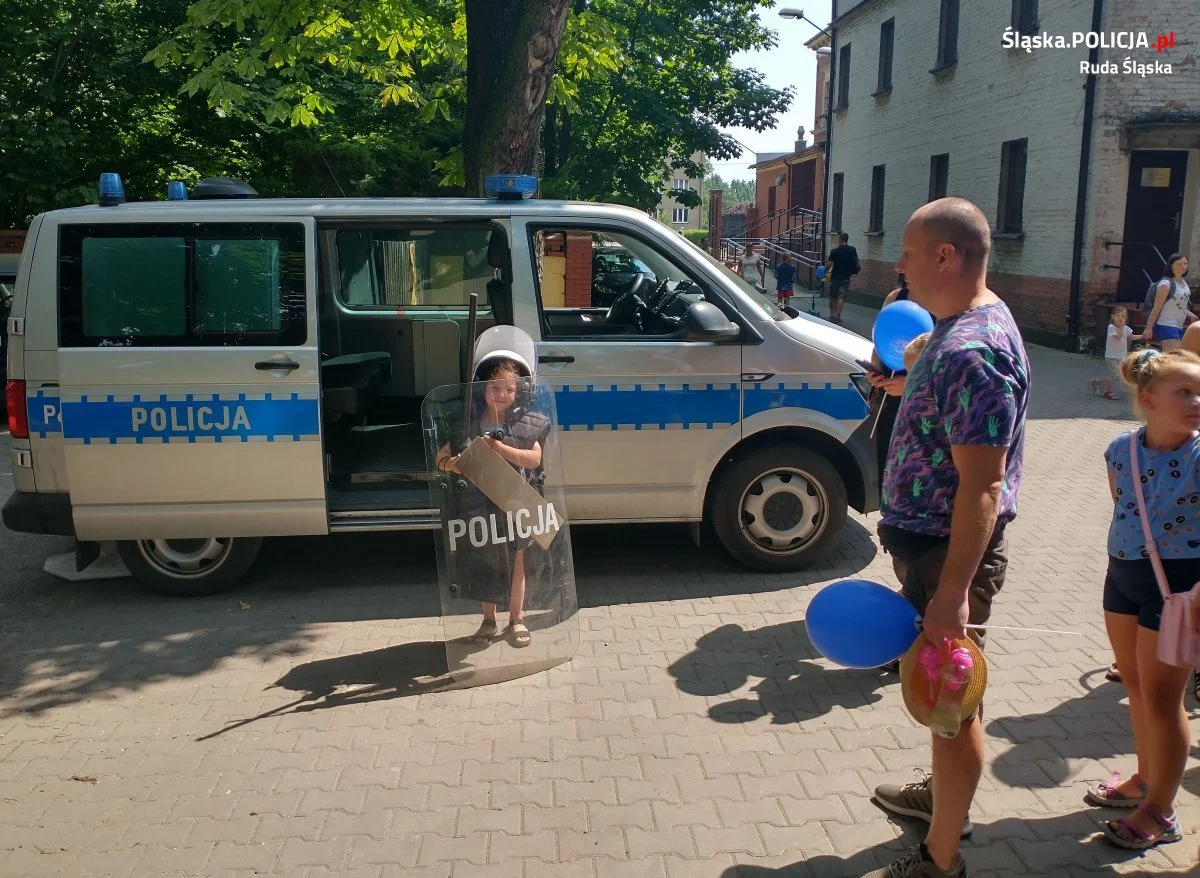 Rudzcy policjanci po raz kolejny wzięli udział w wakacyjnych "Ogrodach śniadaniowych"