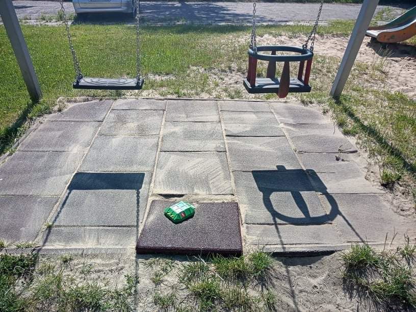 Plac zabaw jak z koszmarów i nagrzewający się azbest. Dramat mieszkańców ulicy Szklarskiej