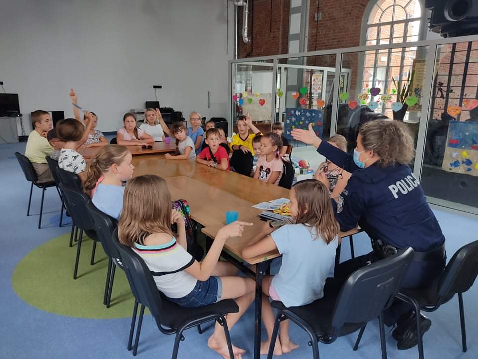 Działania profilaktyczne Bezpieczne Wakacje w Niewiadomiu