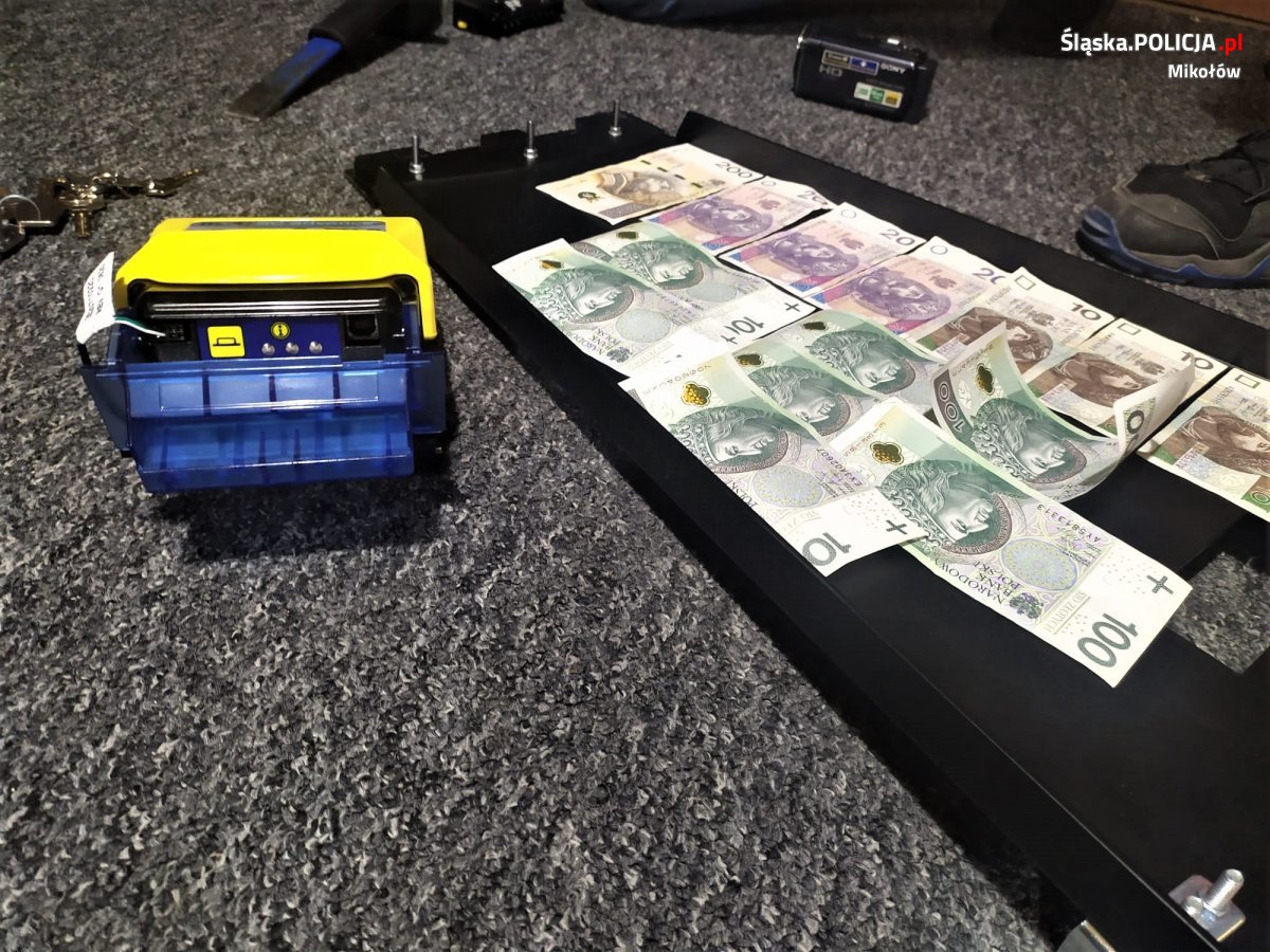 Trwa walka z nielegalnym hazardem