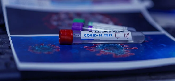 Prezydent: kto się nie szczepi, świadomie decyduje się na testowanie