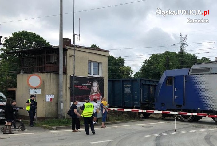 Razem dbają o bezpieczeństwo na przejazdach kolejowych