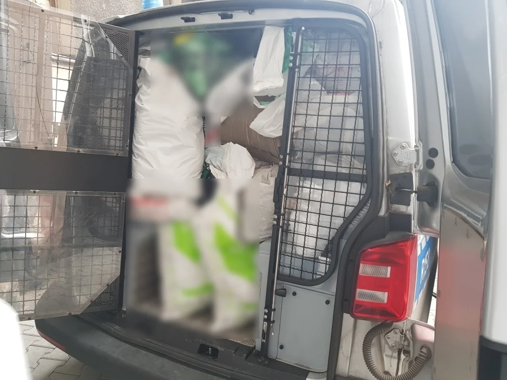 Katowiccy policjanci zabezpieczyli prawie 440 kg nielegalnego tytoniu