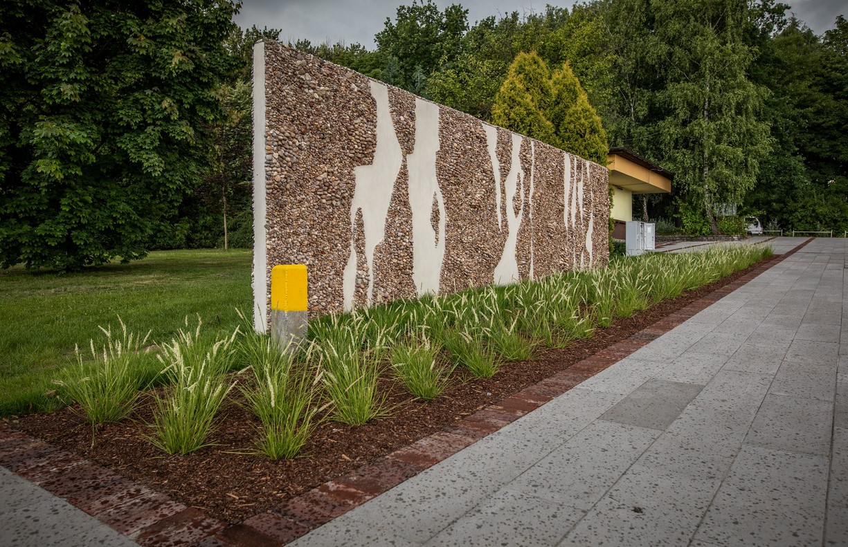 Otoczenie Hali Kapelusz już po remoncie. Słynny Plac Mozaikowy przeszedł renowację