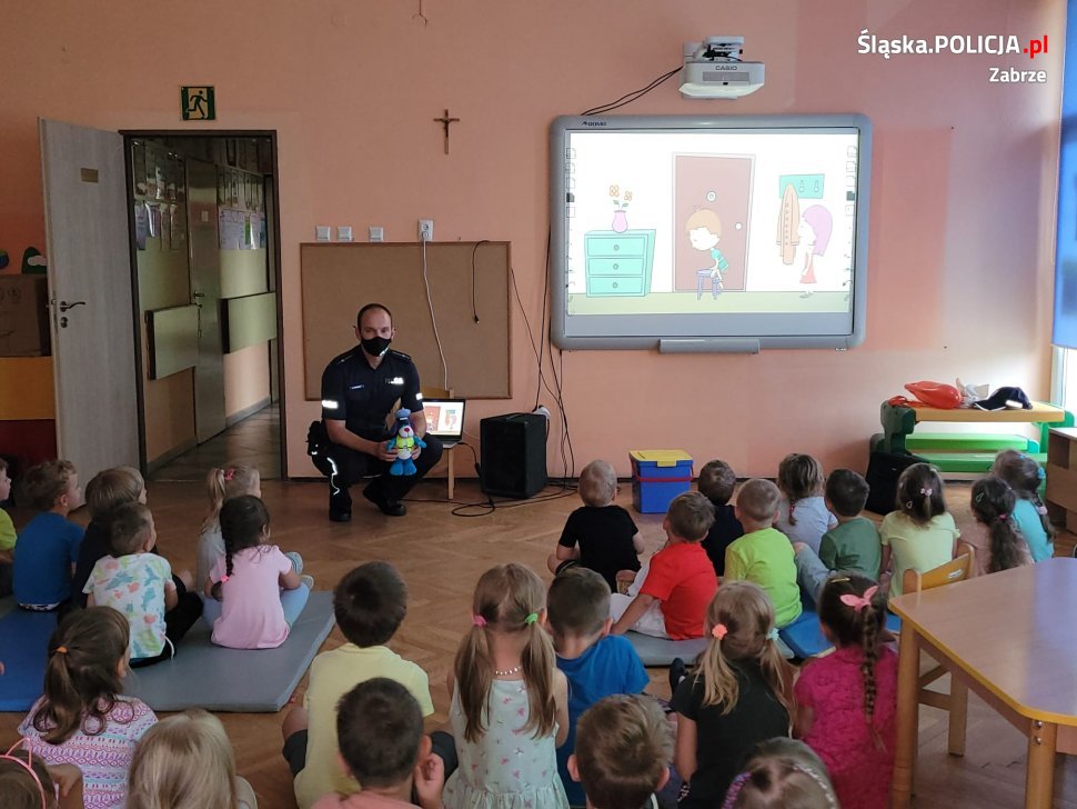 Spotkania z dziećmi w ramach akcji "Bezpieczne wakacje"