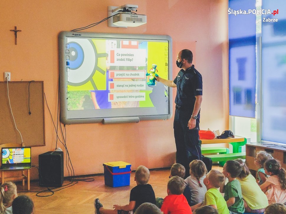 Spotkania z dziećmi w ramach akcji "Bezpieczne wakacje"