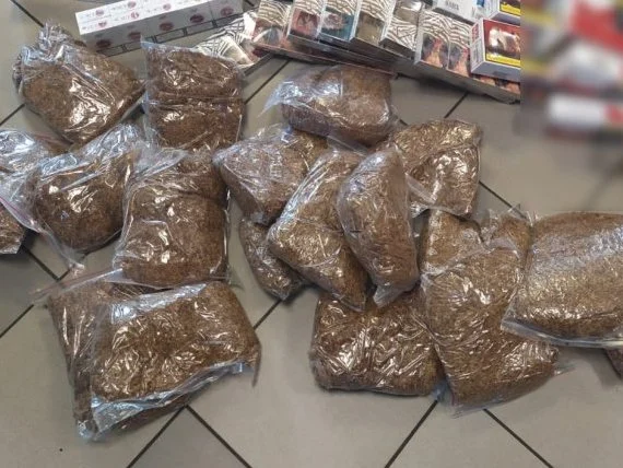 Handlowali nielegalnym tytoniem na zabrzańskim targu